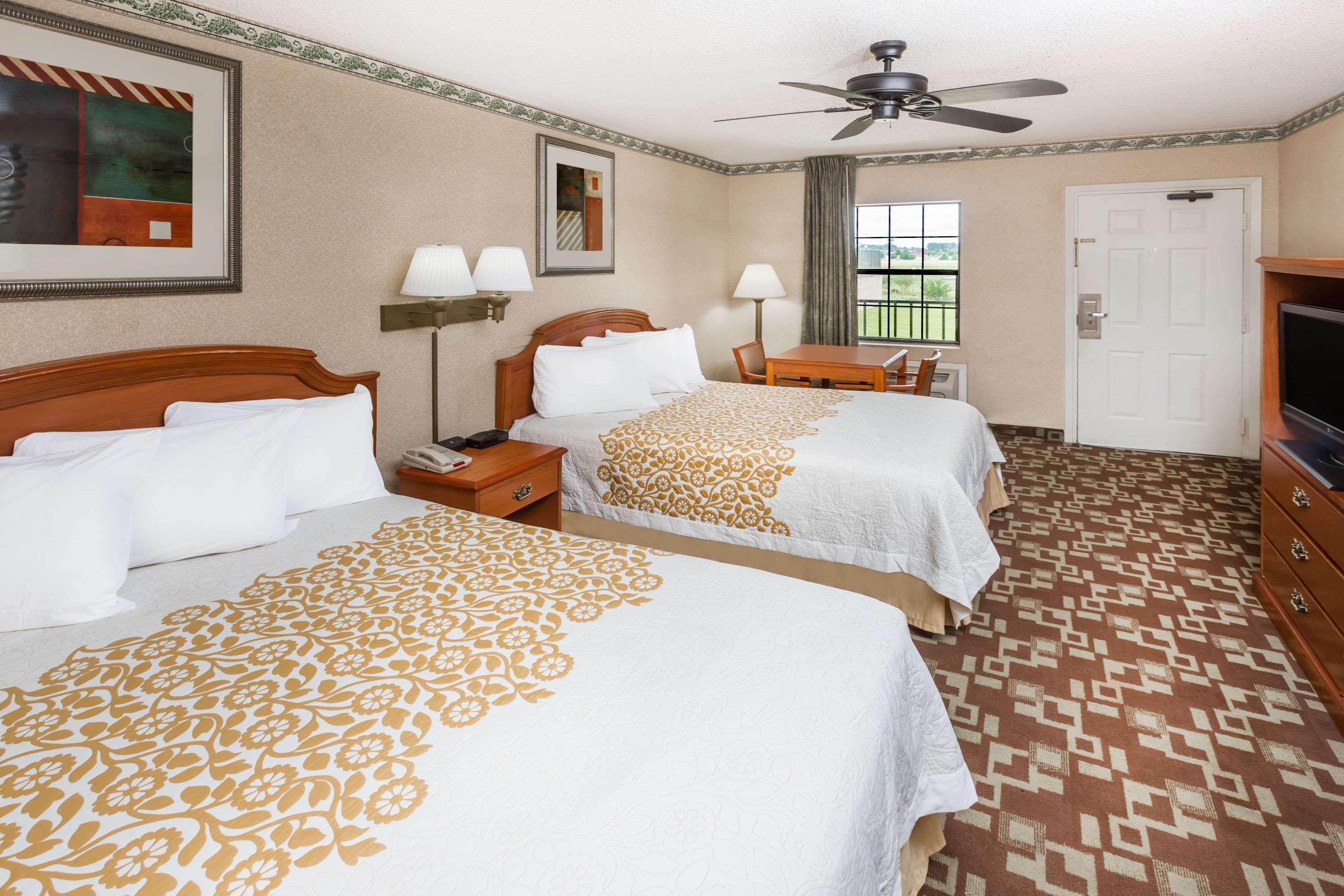 Days Inn By Wyndham Batesville Dış mekan fotoğraf