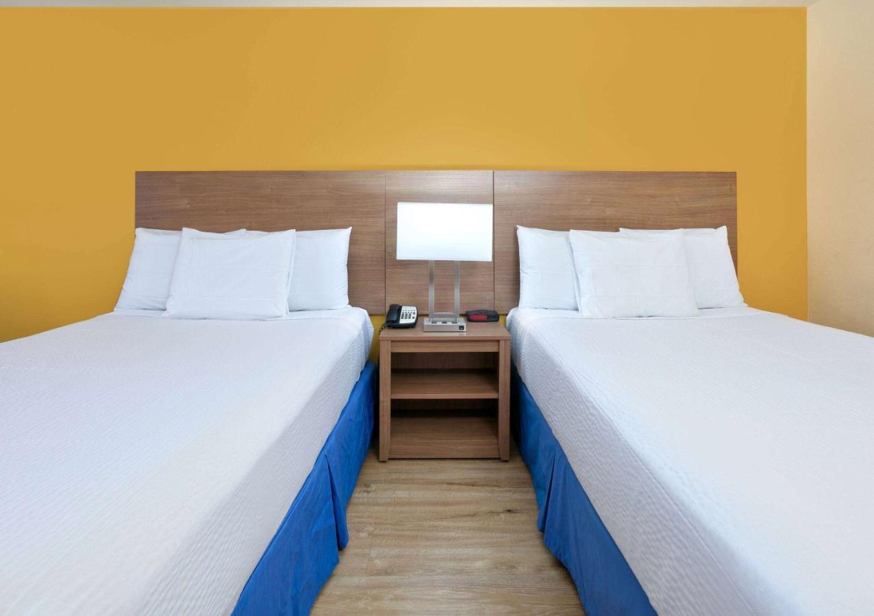 Days Inn By Wyndham Batesville Dış mekan fotoğraf