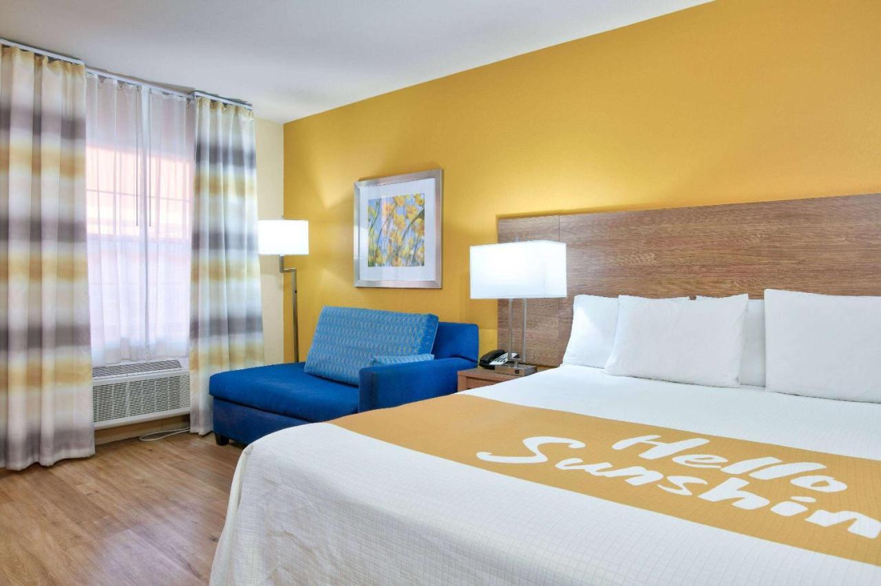 Days Inn By Wyndham Batesville Dış mekan fotoğraf