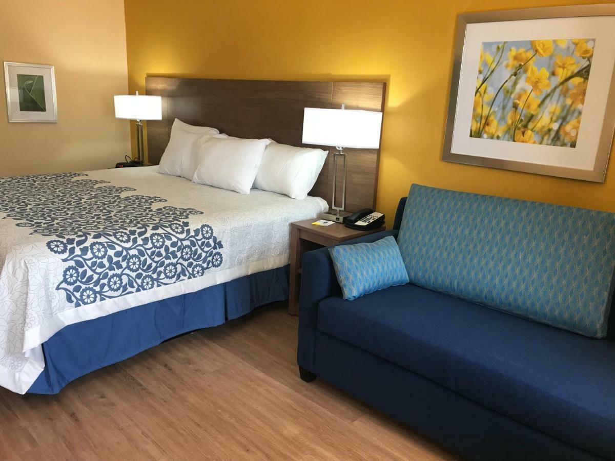 Days Inn By Wyndham Batesville Dış mekan fotoğraf