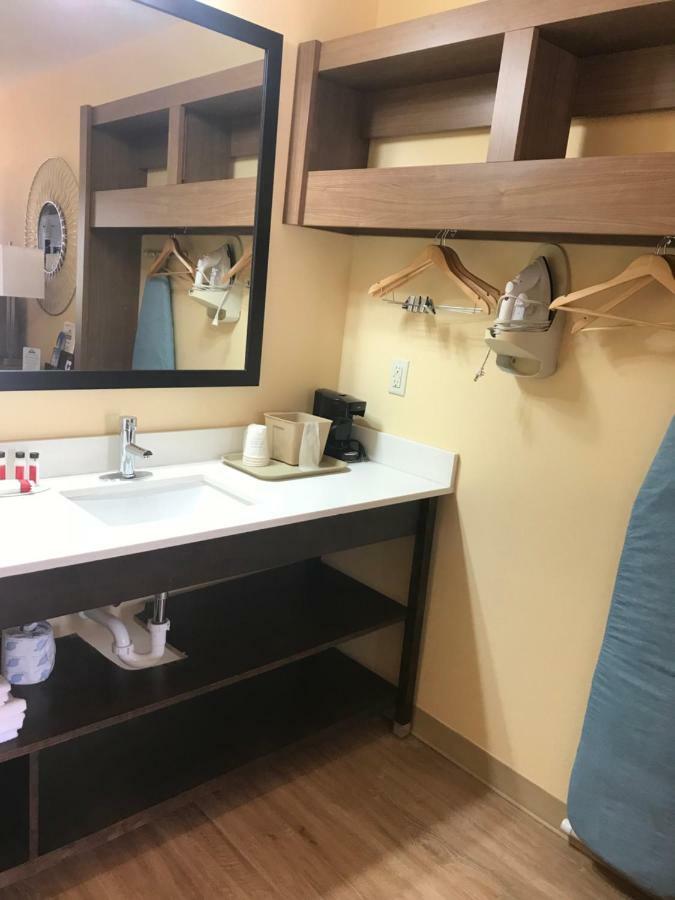 Days Inn By Wyndham Batesville Dış mekan fotoğraf
