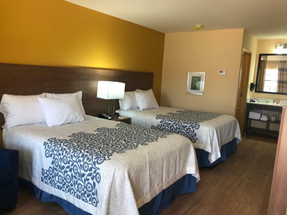 Days Inn By Wyndham Batesville Dış mekan fotoğraf