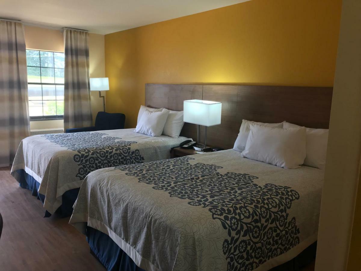 Days Inn By Wyndham Batesville Dış mekan fotoğraf